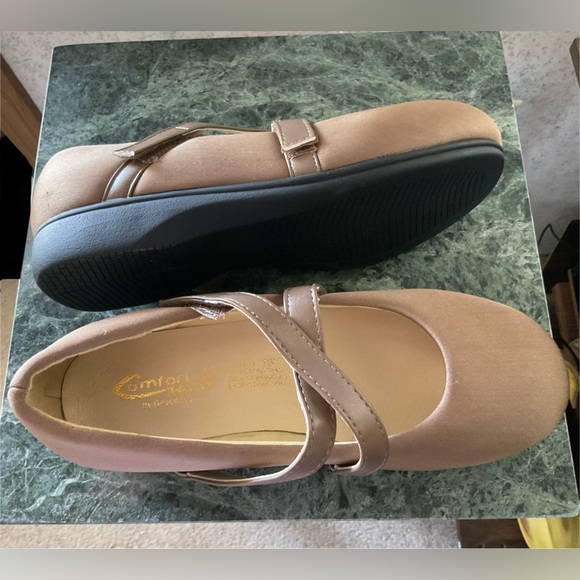 Diabetic Mary Janes - Picture 1 of 8